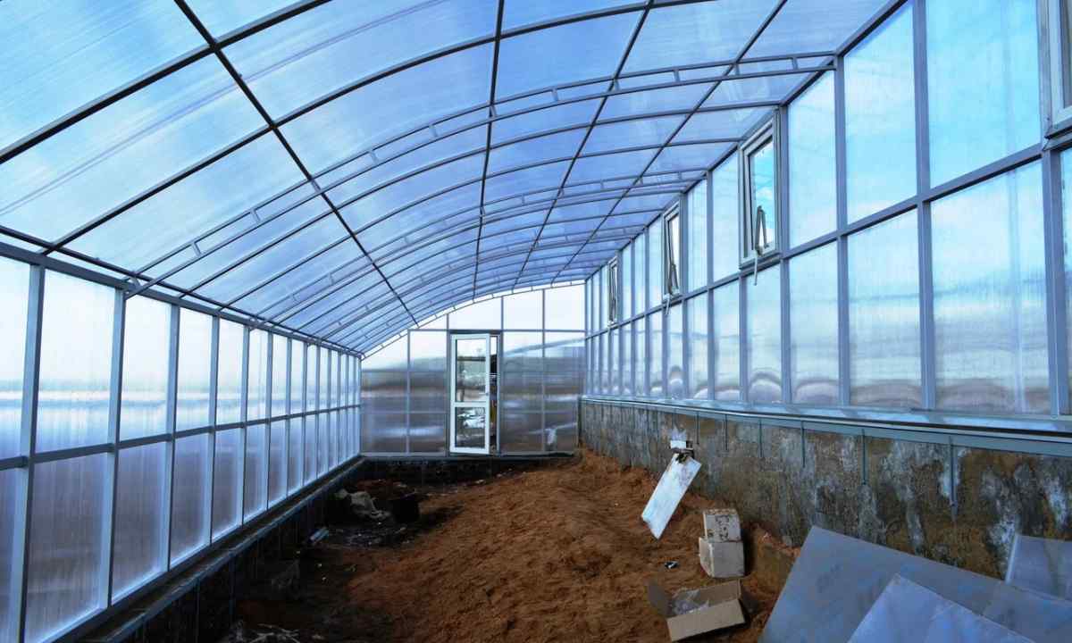 What shortcomings at greenhouses from polycarbonate