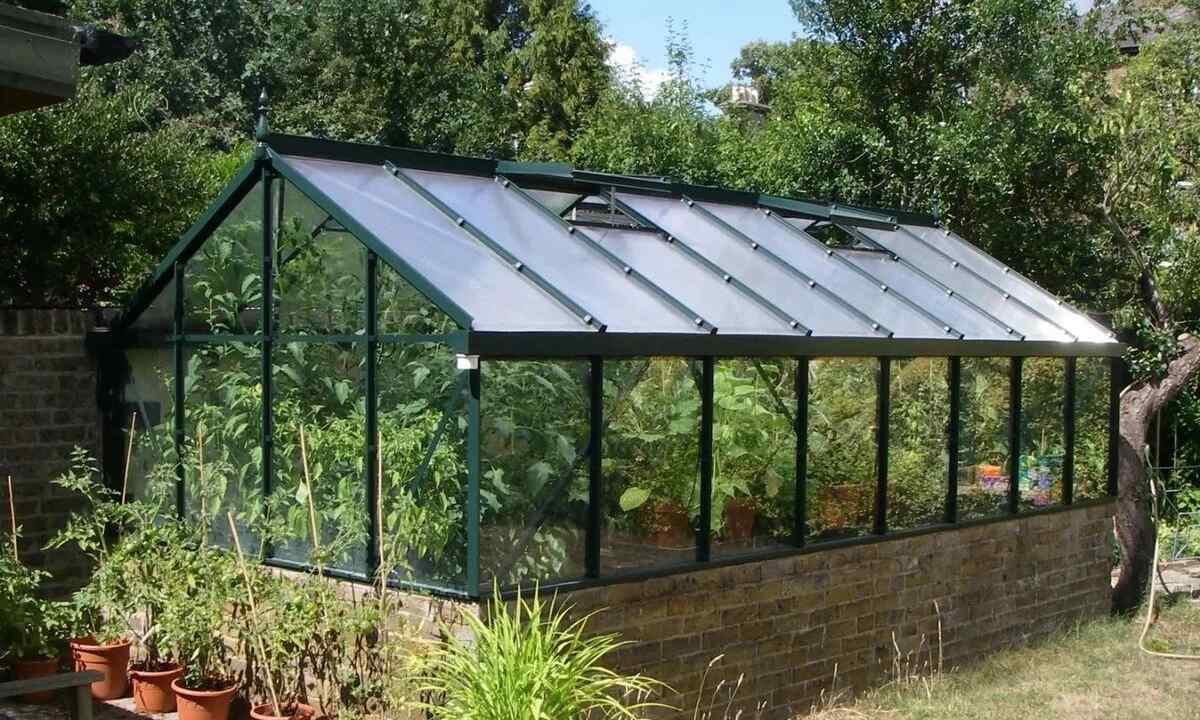 How to build the greenhouse of polycarbonate?