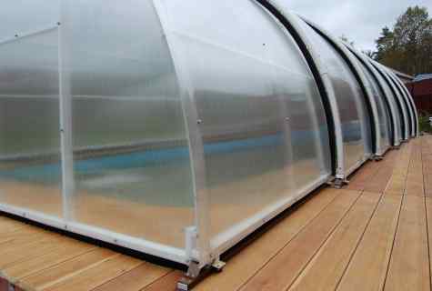 Whether it is necessary to close hotbed from polycarbonate for the winter