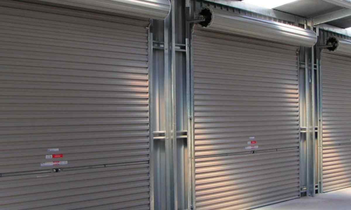 Steel shutter: characteristics and rules of the choice