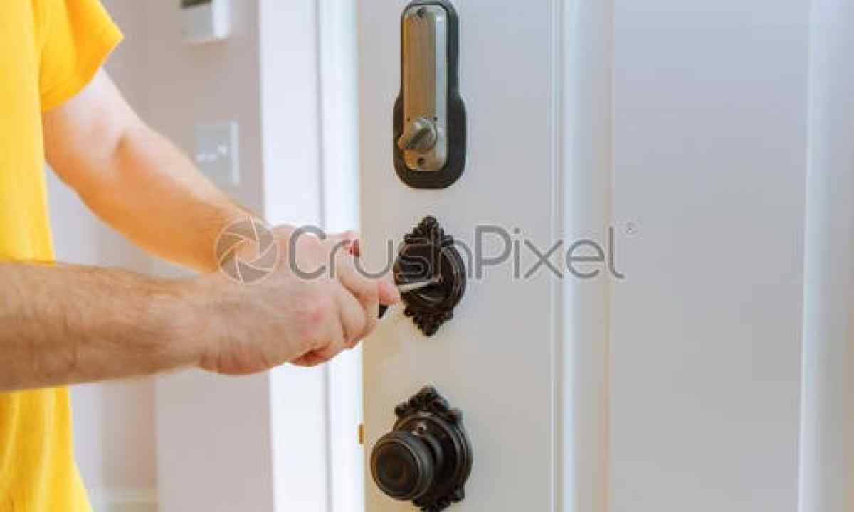 How to repair the door lock
