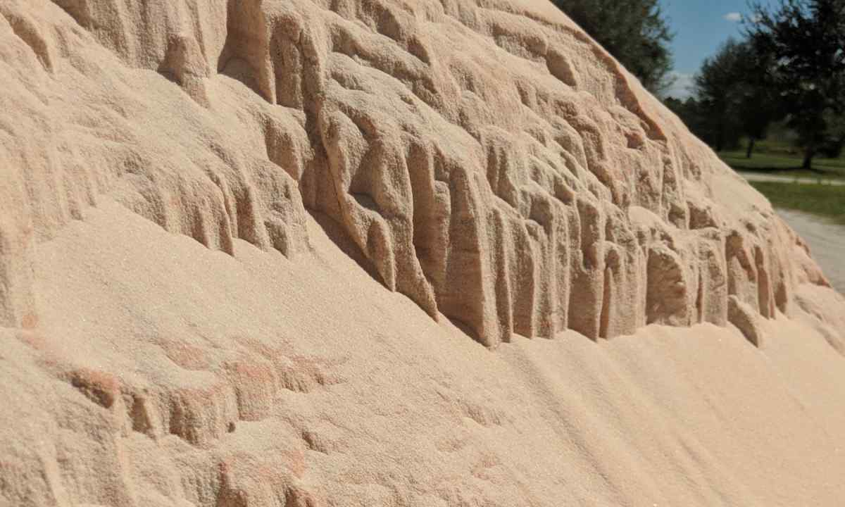Types of sand: river sand, career, mountain