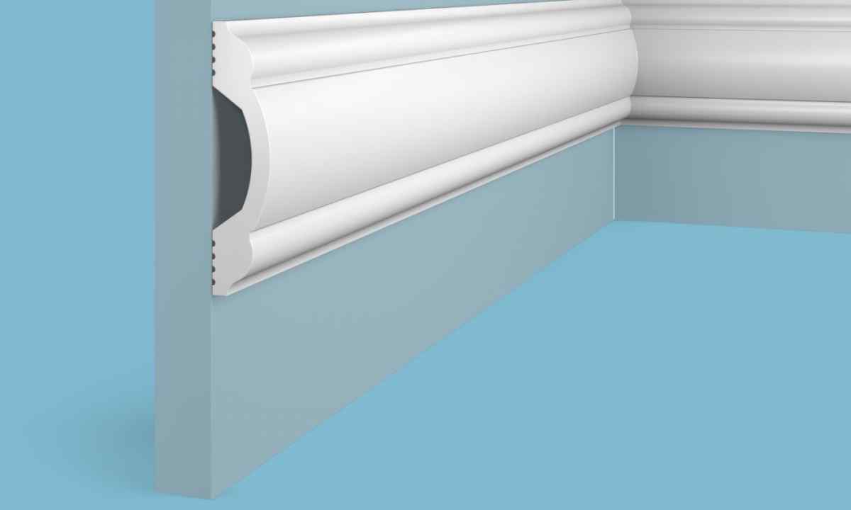 How to cut ceiling plinth
