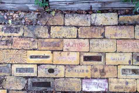 What to make of the brick remains at the dacha?