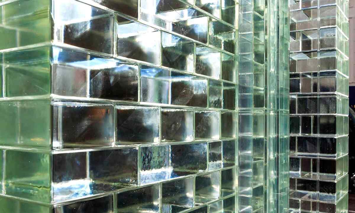 How to stack glass blocks