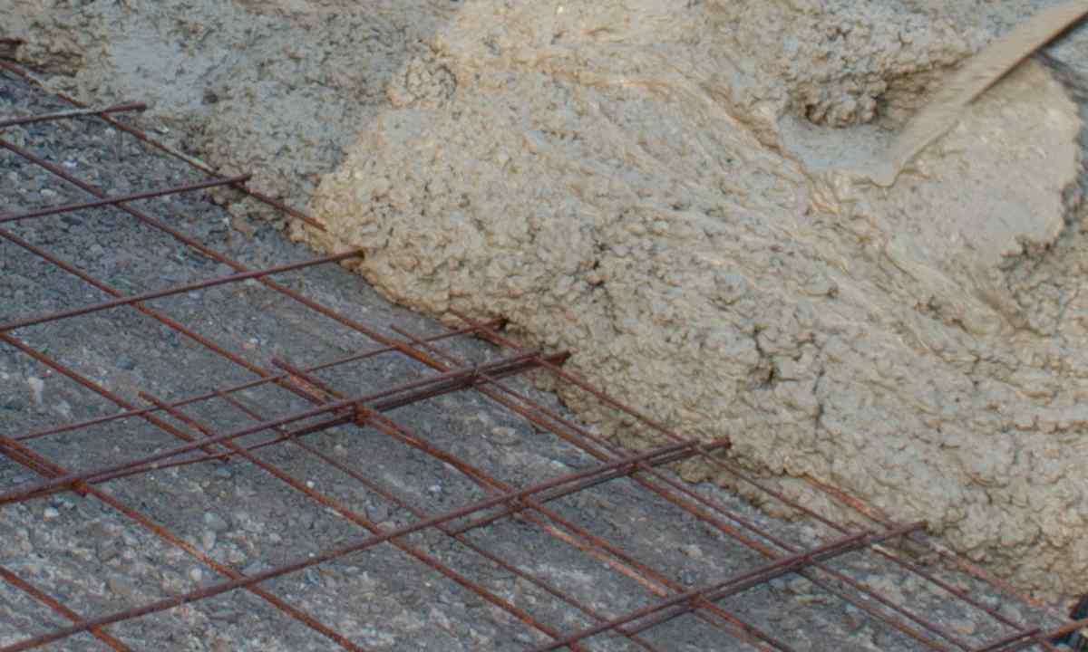 Armoring lattice for strengthening of concrete laying