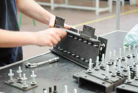 Metalwork: production and mounting