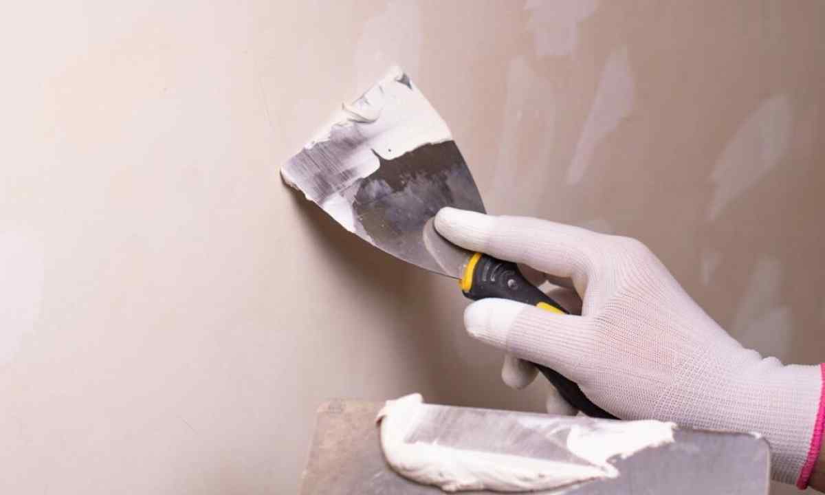 How to level wall two layers of putty