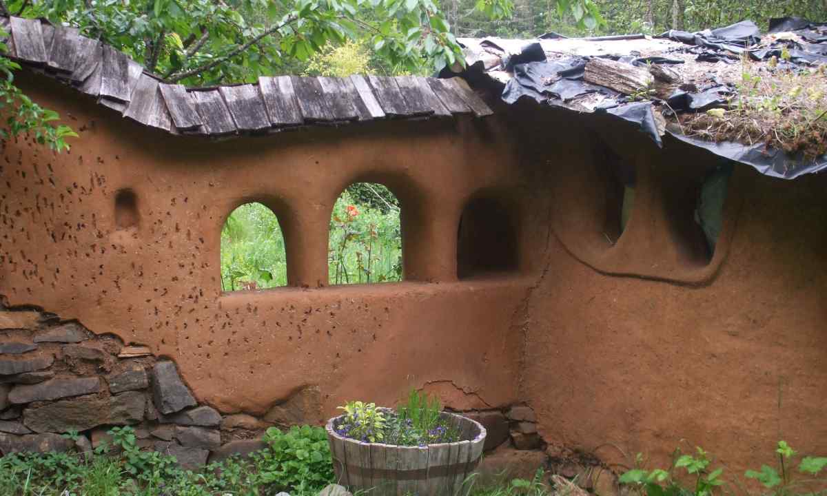 How to build the house of straw and clay