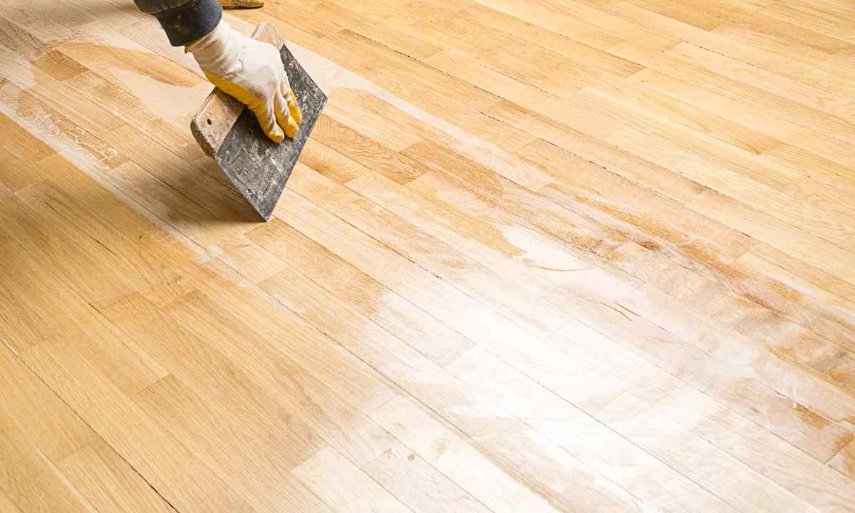 Grinding and painting of wooden floor