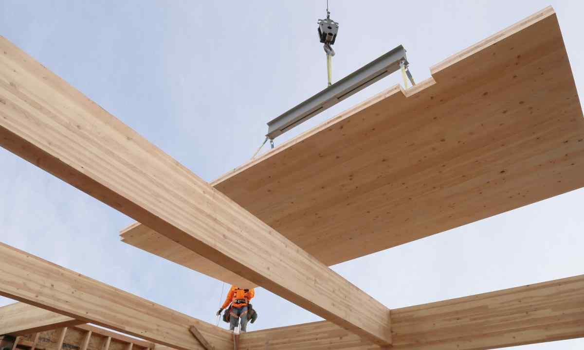 How to strengthen the base of wooden house