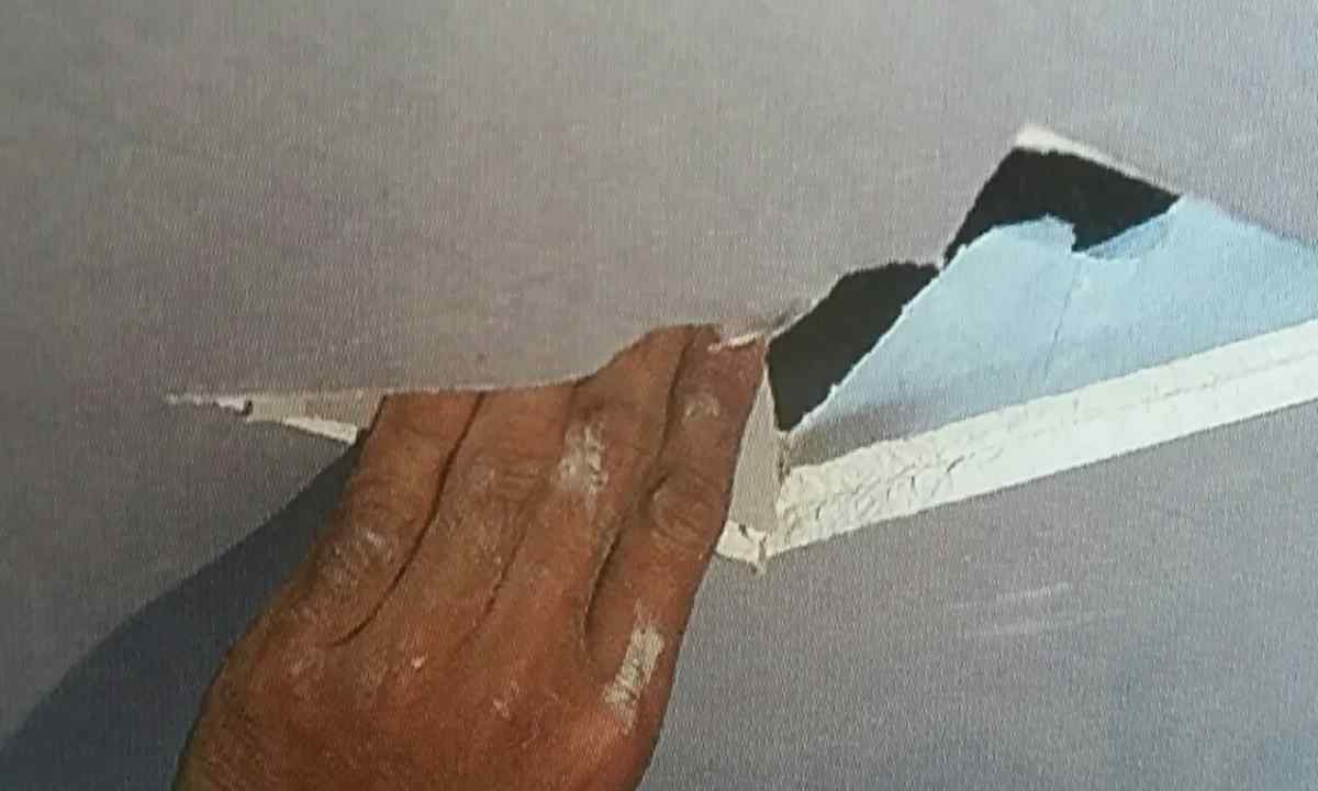How to fix mirror on gypsum cardboard