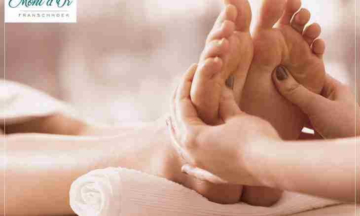 How to do foot massage to the child