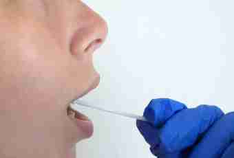 As make swab test from a bottom at the child