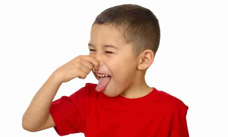 Why at the child smells from a mouth