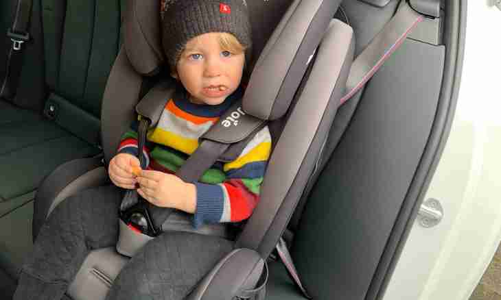 How to choose a car seat for the child