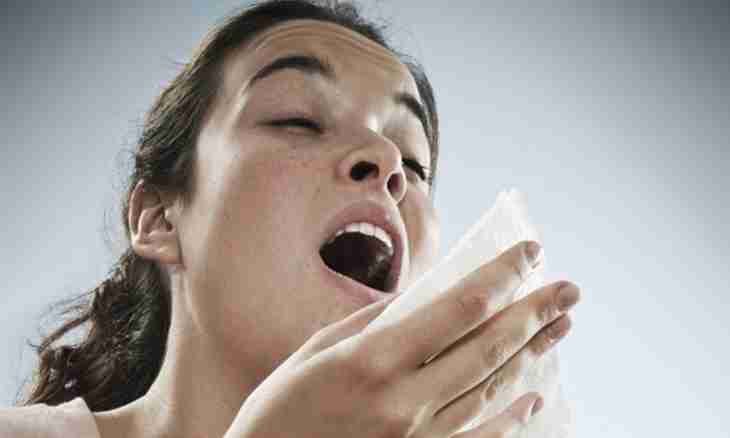 Why the child often sneezes