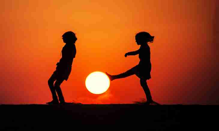 The summer sun for children: friend or enemy?