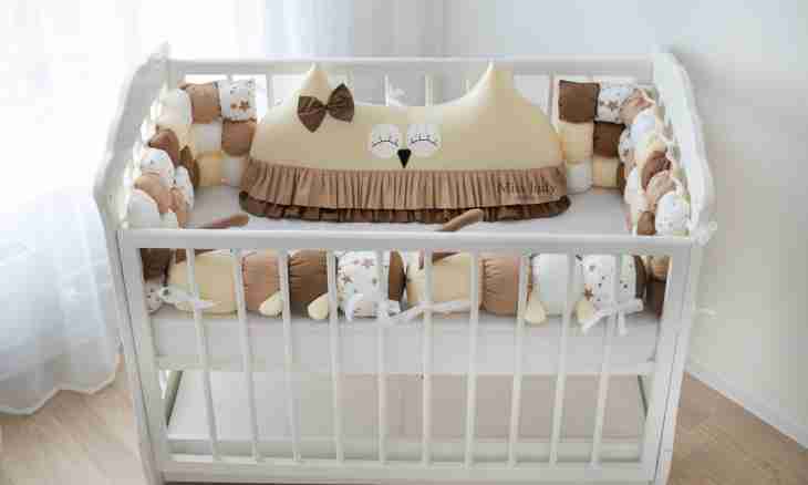 How to sew a bumper for a crib