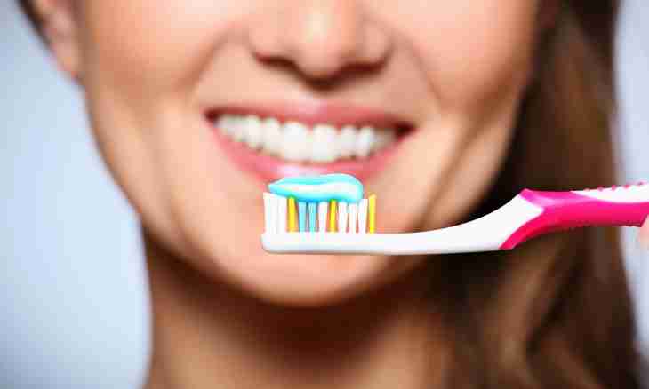 How to choose the first toothpaste