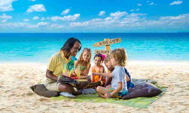 How to ensure safety of the child on vacation