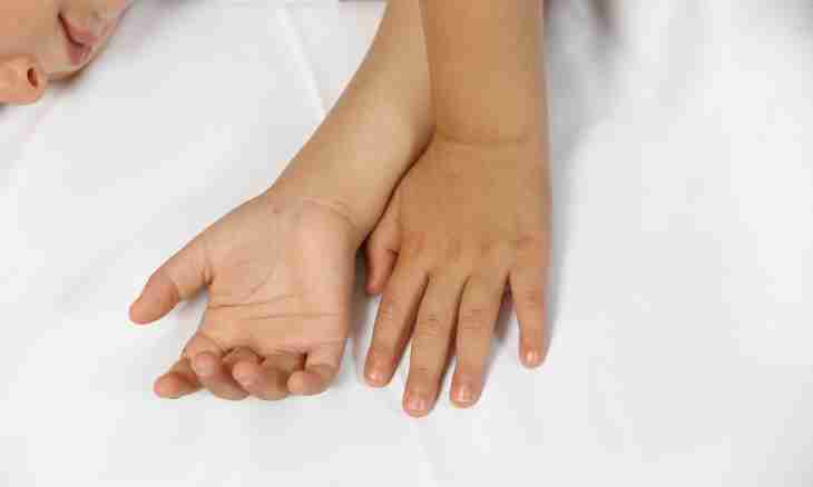 Atopic dermatitis at children: reasons, symptoms, treatment