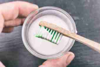 Whether the child can brush teeth baking soda
