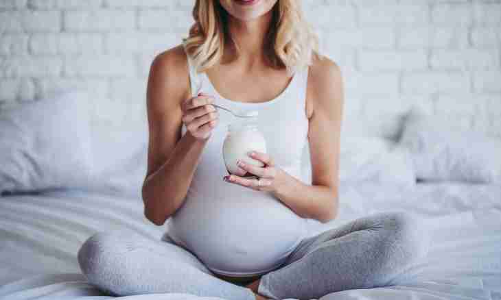 What excess weight at pregnancy is fraught with