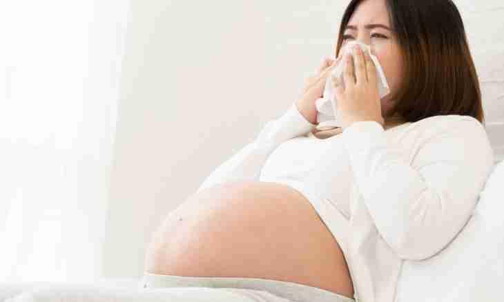 Why it is impossible to become pregnant during monthly