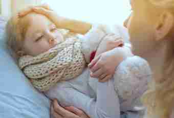 How to treat the child for high temperature