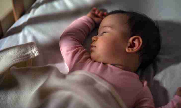 How to accustom the child to sleep all night long