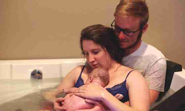Childbirth in water: pluses and minuses