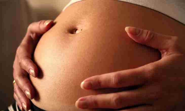 On what month the stomach at pregnancy becomes visible
