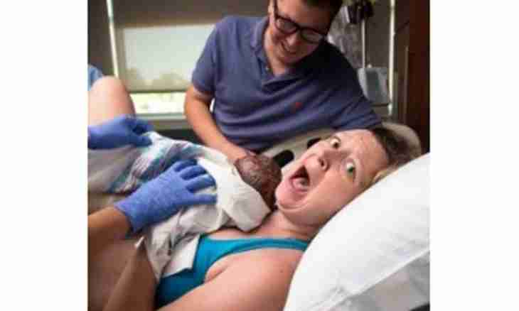 The first signs of the beginning childbirth