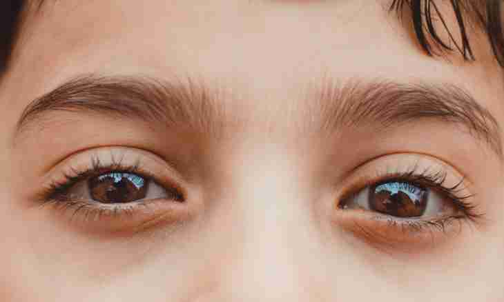 How to learn color of eyes of the child