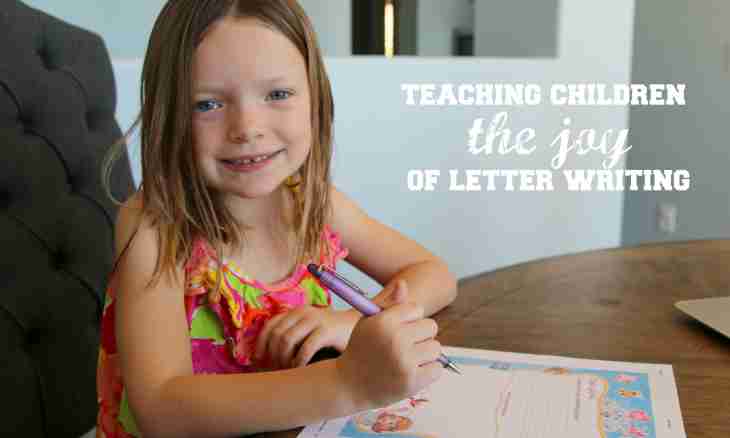 How to teach the child to letters and figures