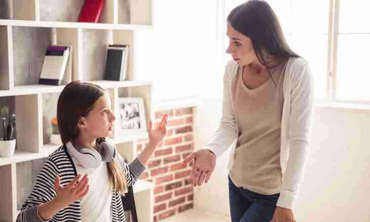 How to behave to parents if the teenager lies