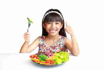 How to accustom the child there are fruit and vegetables
