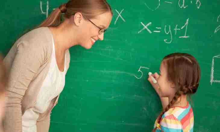 How to teach the child to solve mathematics