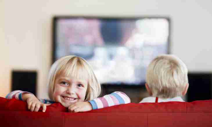 What age the child can watch TV
