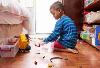 How to teach the child to tidy up at home