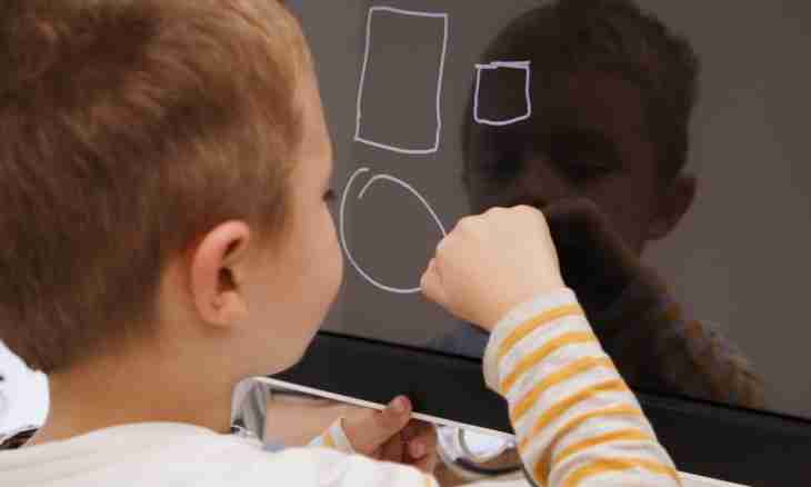 How to teach the child to understand art