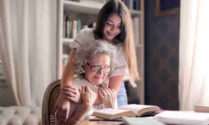 Grandmother's education: advantage or harm