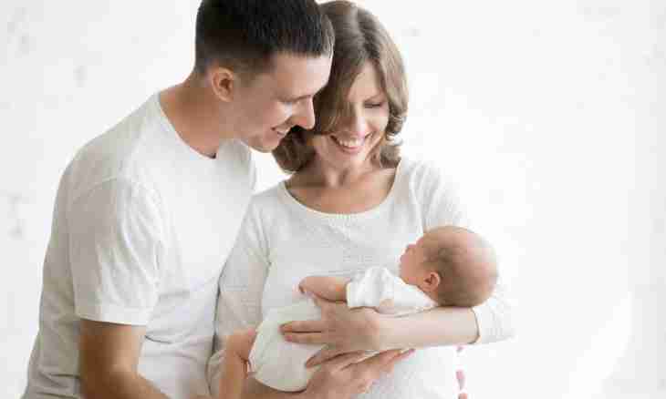 What documents are necessary for the newborn's registration to the father