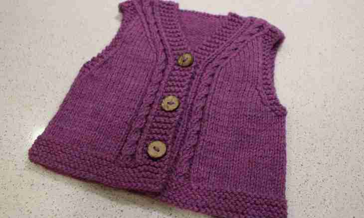 How to knit a vest by needles for the child