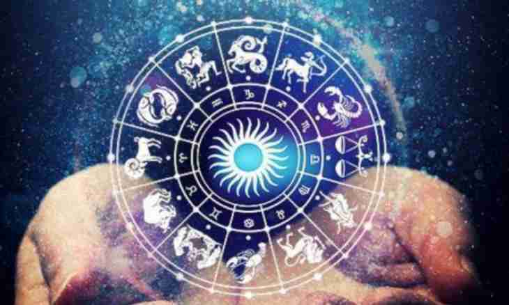 As make astrological forecasts
