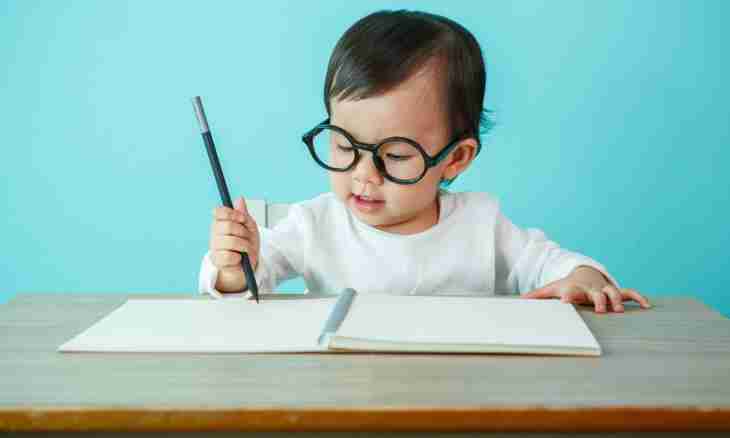 How to write characteristic on the child preschool child
