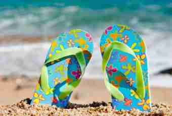 What footwear to choose to children on the beach
