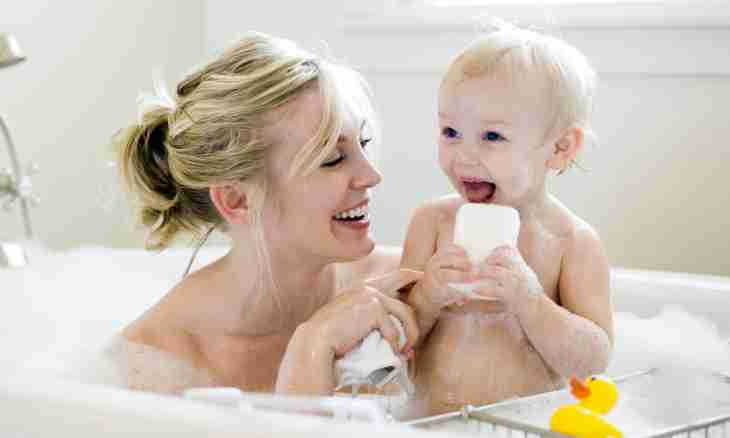 Whether can take a steam bath the feeding mom in a bath
