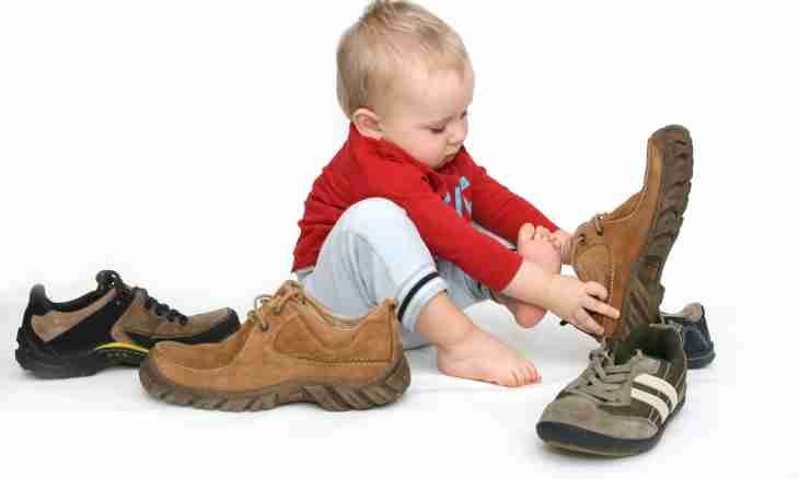 How to pick up the size of children's footwear